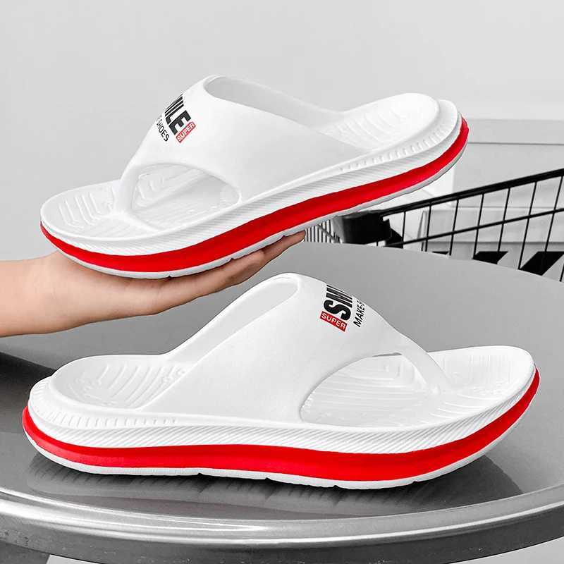 Summer mens flip up thick soled N-slip mens sandals outdoor casual shoes light and comfortable beach shoes new mens slippersXJ250326