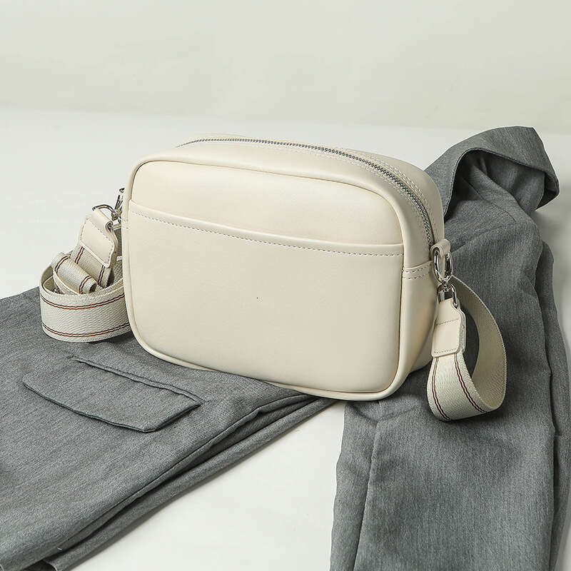 31 Camera 2024 New Large Capacity Crossbody Women's One Shoulder Small Square Bag Bags