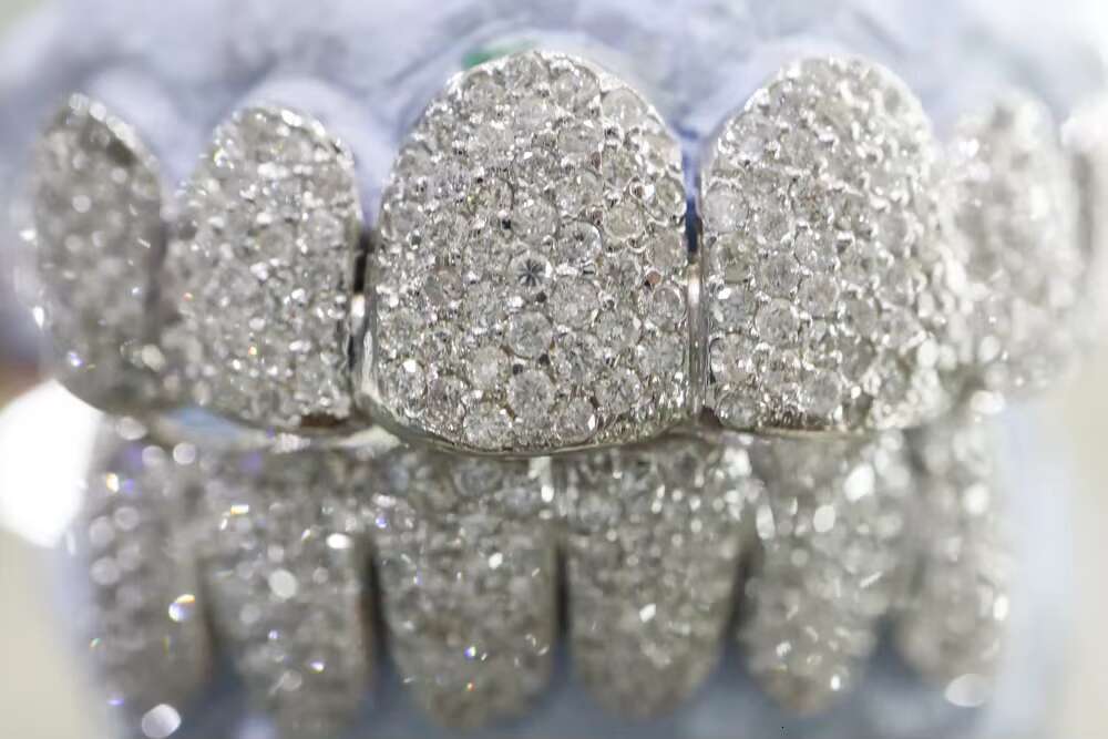 Top Selling Sparkling Smile Fine Body Jewelry Moissanite Diamond Studded Iced Out Dental Grillz for Sale at Best Prices