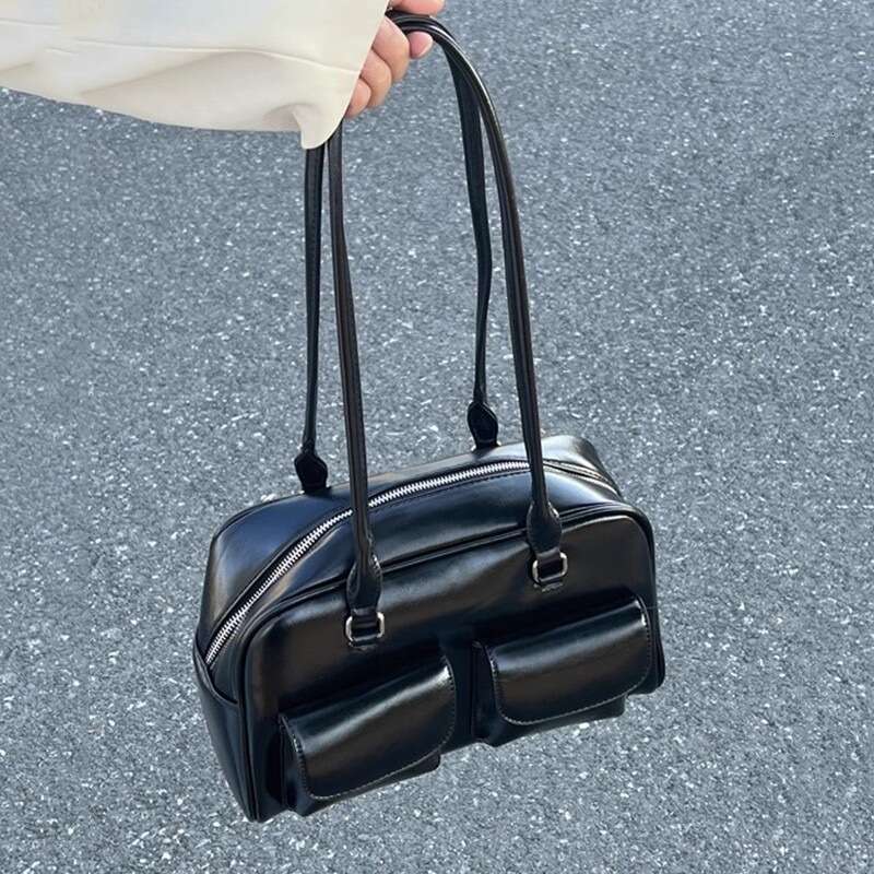 Korean Dizziness Needle Xu Yunzhen Same Style Oil Wax Skin Bowling Multi Pocket Underarm Commuter Handheld Shoulder Bag