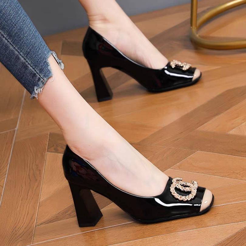 Square head chunky heels 2025 new style black patent leather with skirt in the single shoes spring and summer all match gentle shoes