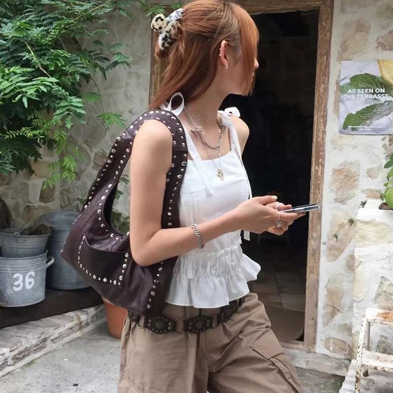 Retro Rivet Underarm Shoulder Wasteland Style Metal Stud Motorcycle Bag Oil Wax Leather Women Handbag Brown Side Tote Bags