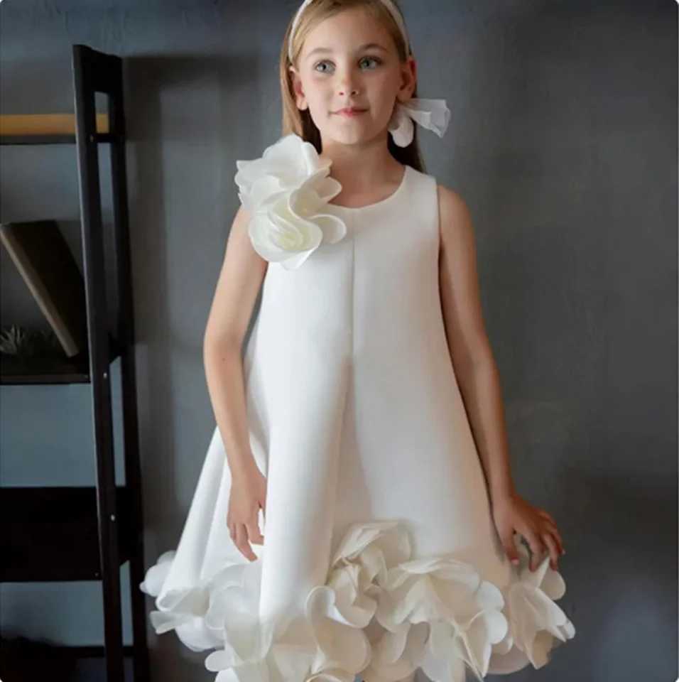 Tiered Unique Flower Girl Dresses for Wedding Point Pricing Girl Dress Knee Length Sleeveless Customization First Communion Dress 2025 W250326