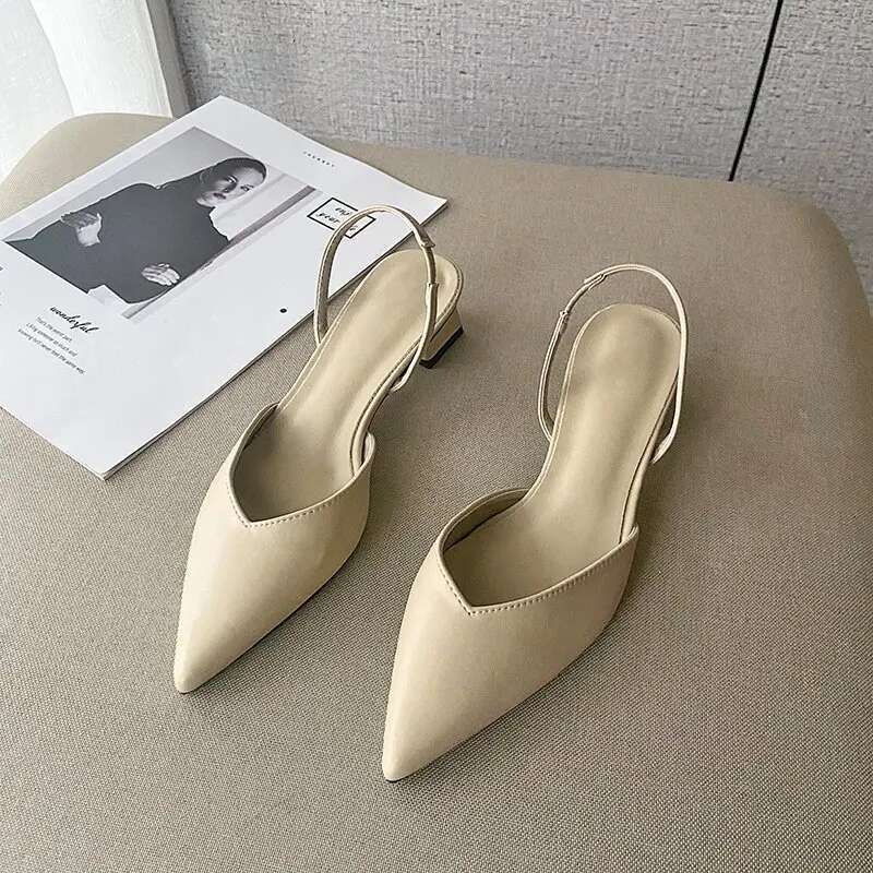 Summer New 2025 Pointed Head Back Trip Mid-heel for Women Baotou Fashion Shoes Thick Heel Sandals