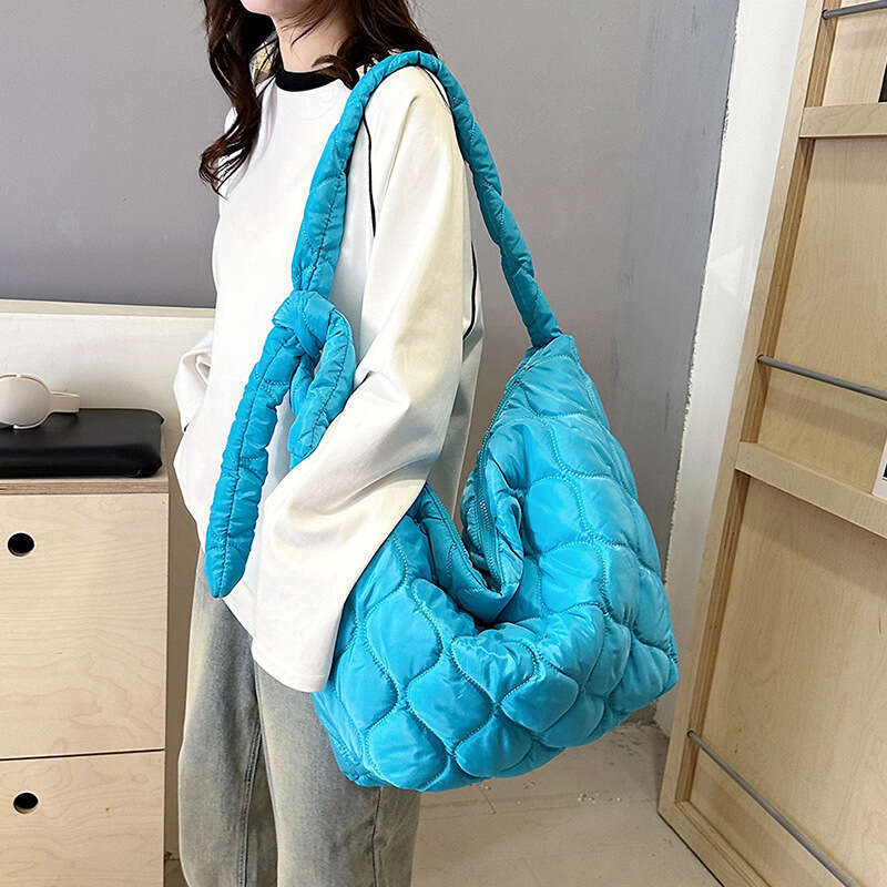 2024 new pleated cloud unisex diagonal shoulder with large capacity tote bag for women