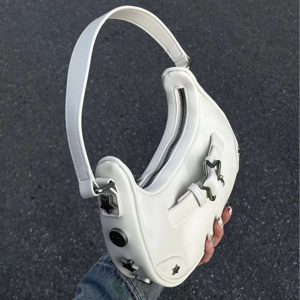 95 French Stick 2024 New Spicy Girl Underarm Popular PU Leather Personalized Star Buckle Single Shoulder Women's Bag This Year