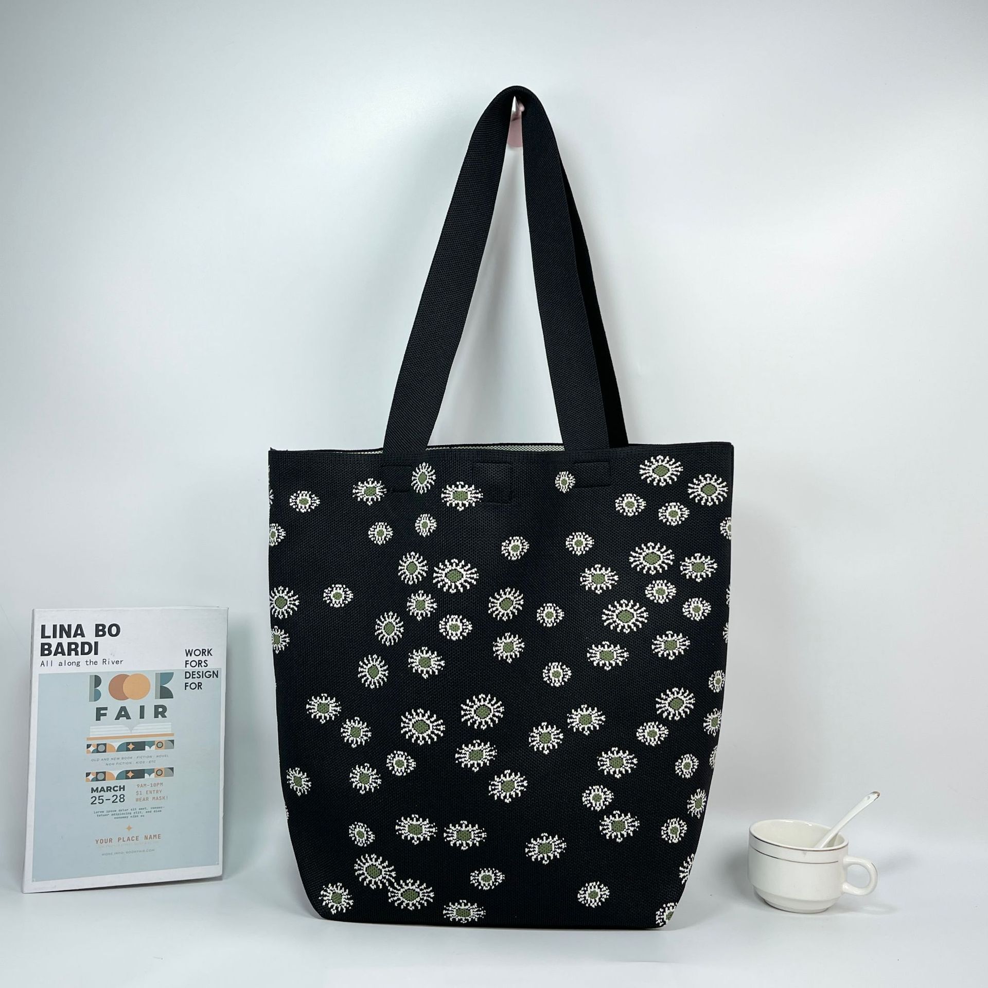Designer 2025S new few black vest pattern cashew flower women lace up large capacity knitted shoulder bag