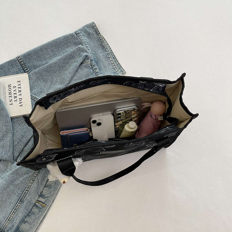 New large capacity canvas women, fashionable and versatile tote for outdoor commuting, single shoulder crossbody bag