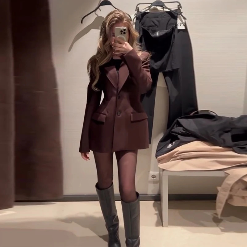 Womens shoulder pad jacket set fashionable brown pleated waist elegant commuting office womens professional 250318