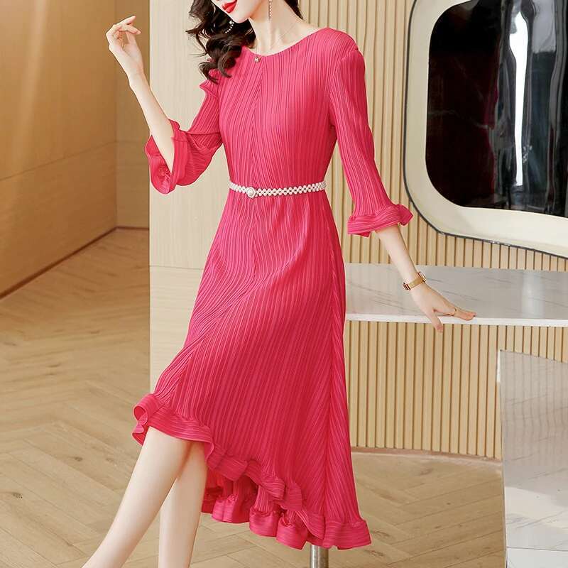 Folded Irregular French 2024 Spring/Summer New Fat mm Elegant and Advanced Feeg Age Reducing Cake Dress