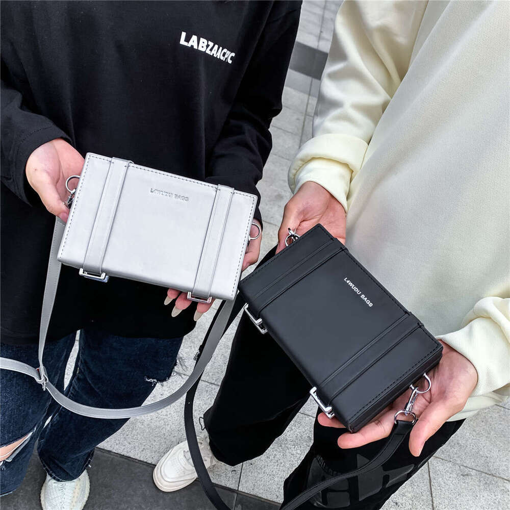 d1 Single and women's fashion trend, box silver crossbody personalized backpack, small square men's shoulder bag, trend