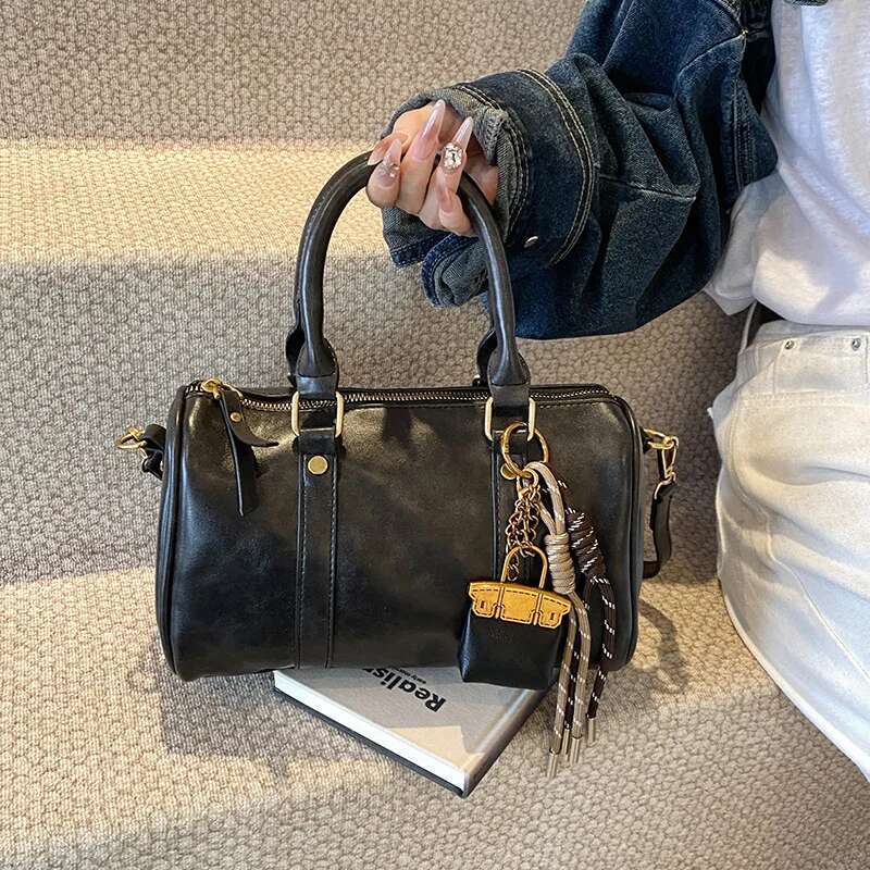 Classic Designer Pillow Handbag With Pendant For Women 2024 New Fashion Waxy Leather Boston Clutch Vintage Crossbody Bag