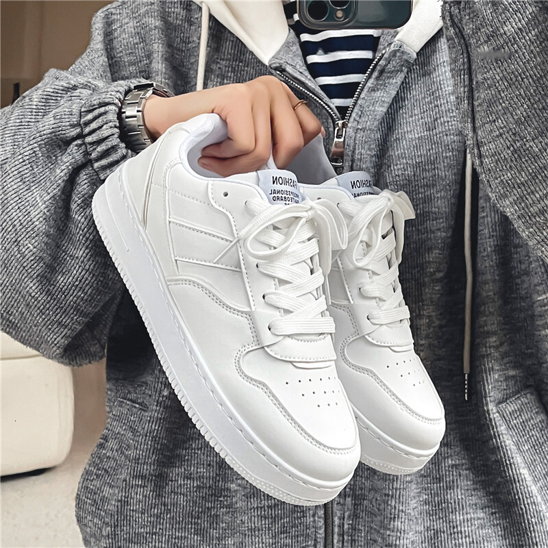 2025S New Trend Designer Men S Spring New Niche Breathable Leather Upper Board Shoes Men S Sports And Leisure Small White Trendy Shoes