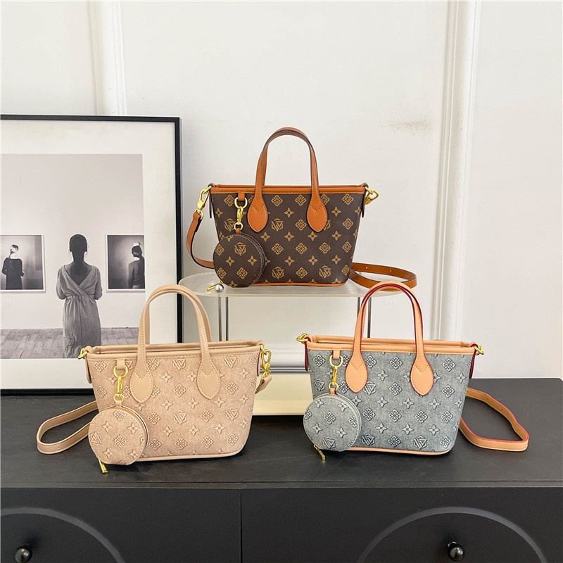 Free shipping 2025 new designer bag fashionable commuting large capacity tote bag for women crossbody bag hand-held shoulder bag brown