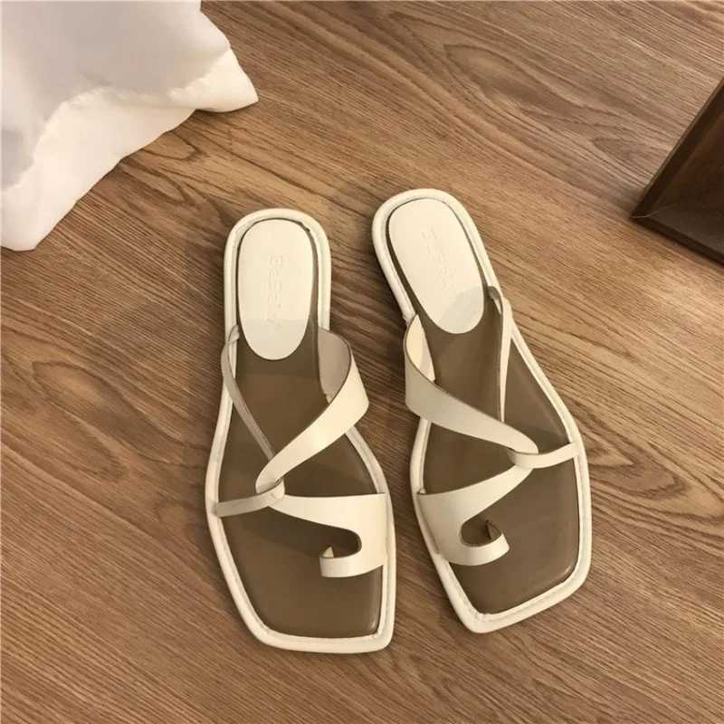Womens sandals summer new 2024 womens casual flat shoes outdoor clip toe flip womens beach N-slip sandalsXJ250326