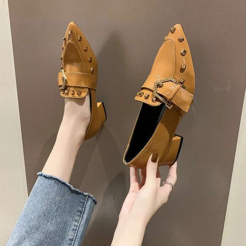 2025 Summer New Women's Pointed Thick Heel British Designer Fashion Women's Slippers