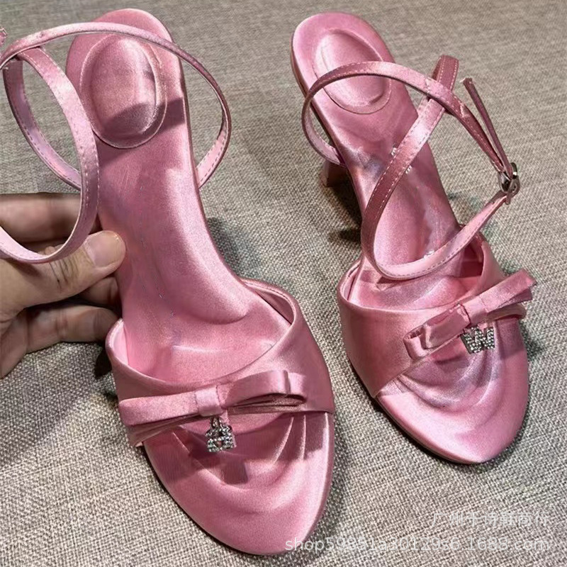 High version Spring/Summer letter rhinestone bow satin sandals with exposed toe strap, high heels, slim heels