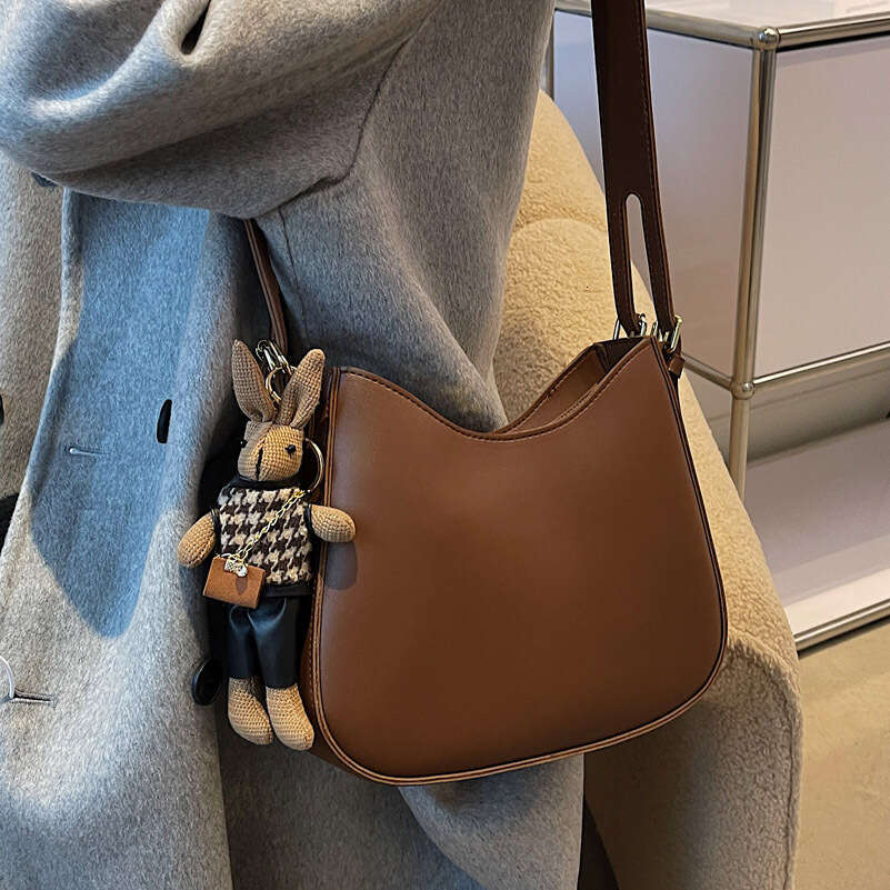 ef Popular for women 2025 new fashionable texture shoulder bag, large capacity women's crossbody bag