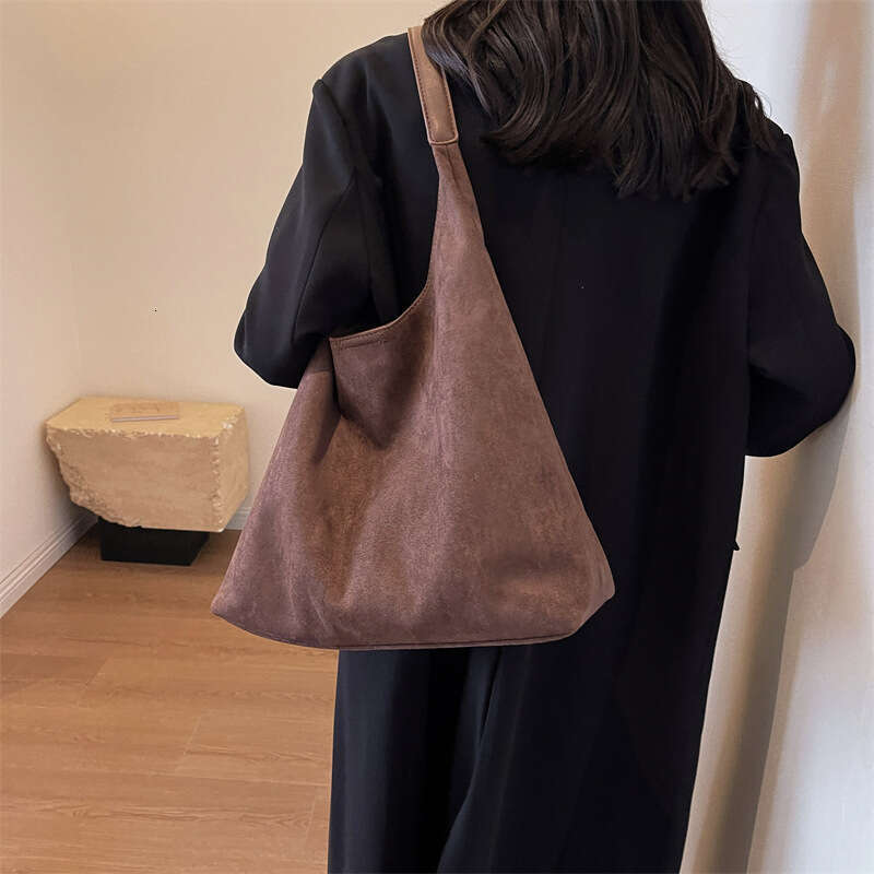 e4 Soft suede bread for women 2025 new autumn and winter popular large capacity shoulder bucket bag
