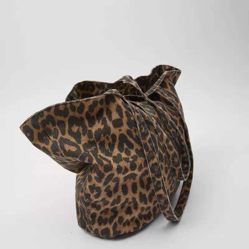 High-End Leopard Pattern Tote For Women 2024 New Simplicity Canvas Shoulder Bag Fashion Large Capacity School Work Shopping