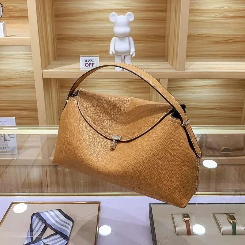 Women's 2025 New In Single Shoulder Pillow Soft Leather Commuter Large Capacity Handbag Designer Bag