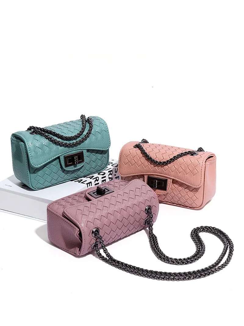 New Fashion Knitted Small Square Texture Chain Trendy Versatile Shoulder Simple Large Capacity Solid Color Crossbody Bag