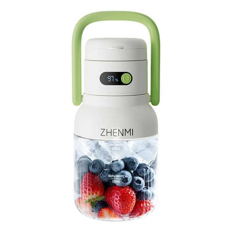 Portable juicer 33 ounces. Container USB-C charging easy to clean suitable for juicing fruits and vegetables Z250326
