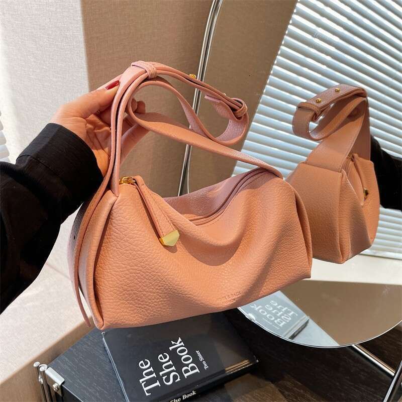 dc Women's niche texture underarm 2023 new pillow fashion shoulder western-style women's bag