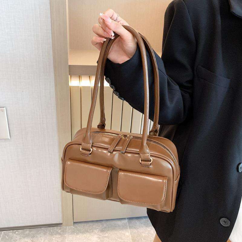 1d This year's popular 2024 new trendy women's summer and autumn versatile portable small square Korean version internet famous shoulder bag
