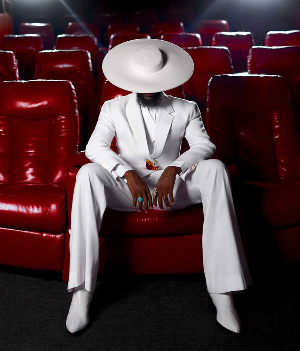White Mens Wedding Tuxedos Unique Slim Fit Party Birthday Groom Wear 2 Pieces Customized Cosplay Outfits