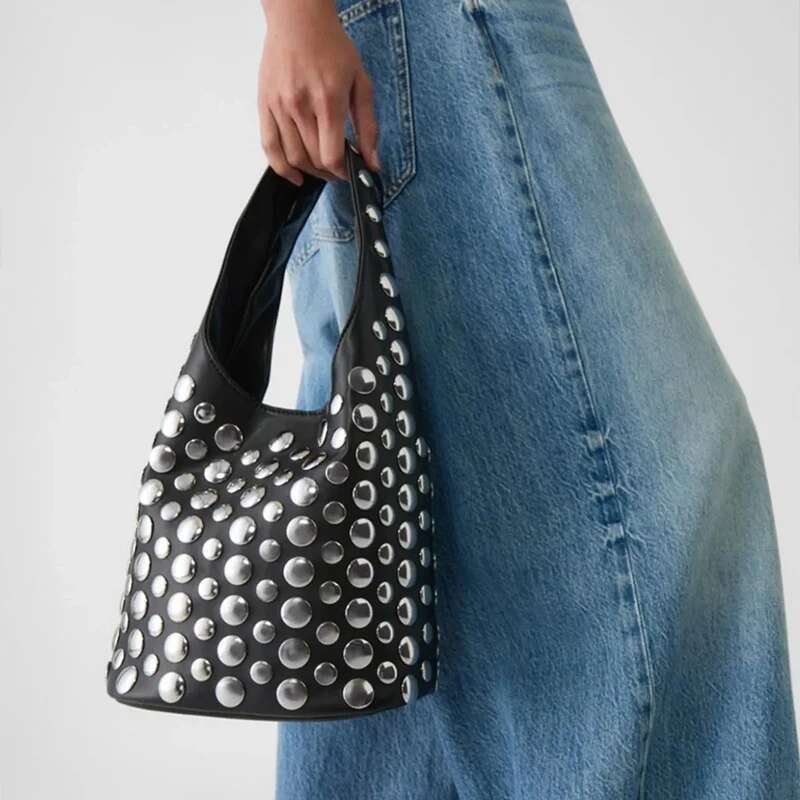 Brand Diy Button Shoulder New Genuine Leather Lady Sier Dot Rivet Large Capacity Bucket Bag Hand-Sewn High-End Handbag