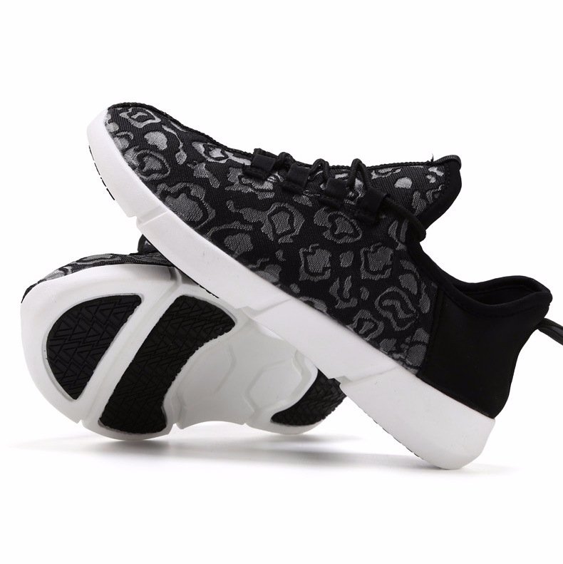 designer shoes 2025 Fiber optic luminous shoes for men and women casual light shoes USB rechargeable colorful flashing shoes LED light shoes couple st