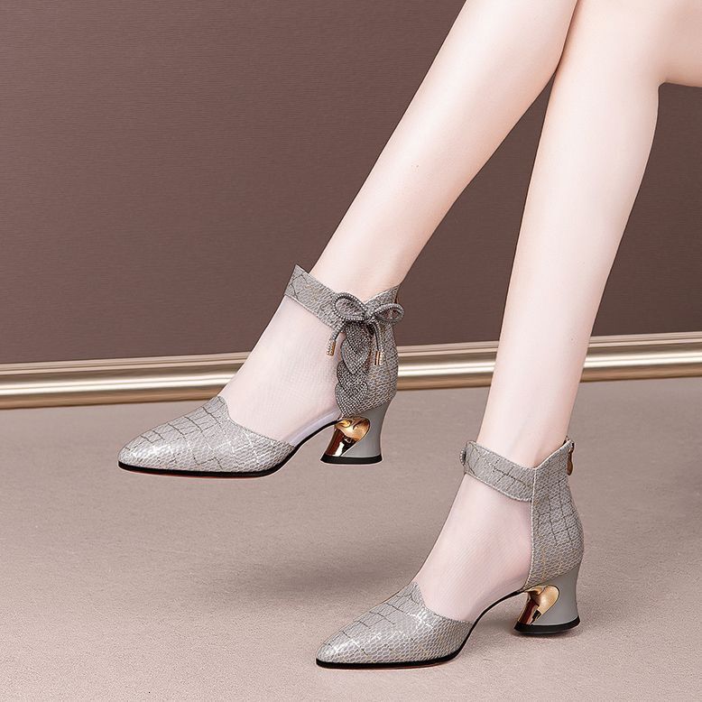 Butterfly rhinestone pointed mesh boots, hollow mesh sandals at the middle heel, thick heel, 2025 spring/summer new breathable