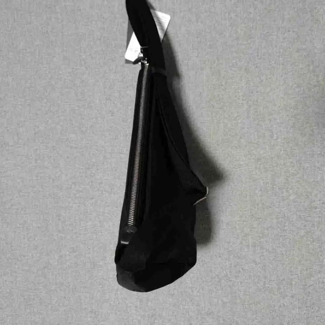Designer Half Moon Underarm Bag, Waterproof Nylon Fabric, Lightweight Crossbody Bag