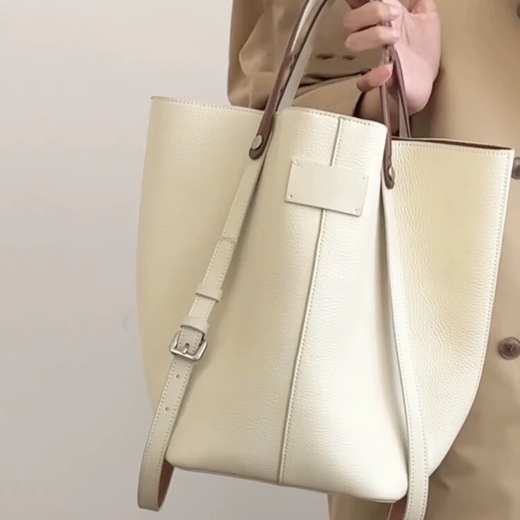 2025S Fashion Designer Premium Tote New Fashionable Versatile Vegetable Basket Bucket Single Shoulder Handheld Underarm Commuter Bag Trendy