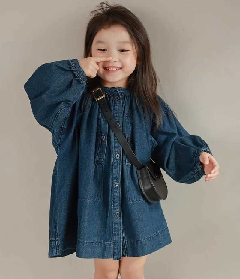 Summer Spring Baby and Girls Cotton Loose Single Chest Denim Dress School Childrens Sweet Leather Childrens Clothing Top 2-8Yr W250326