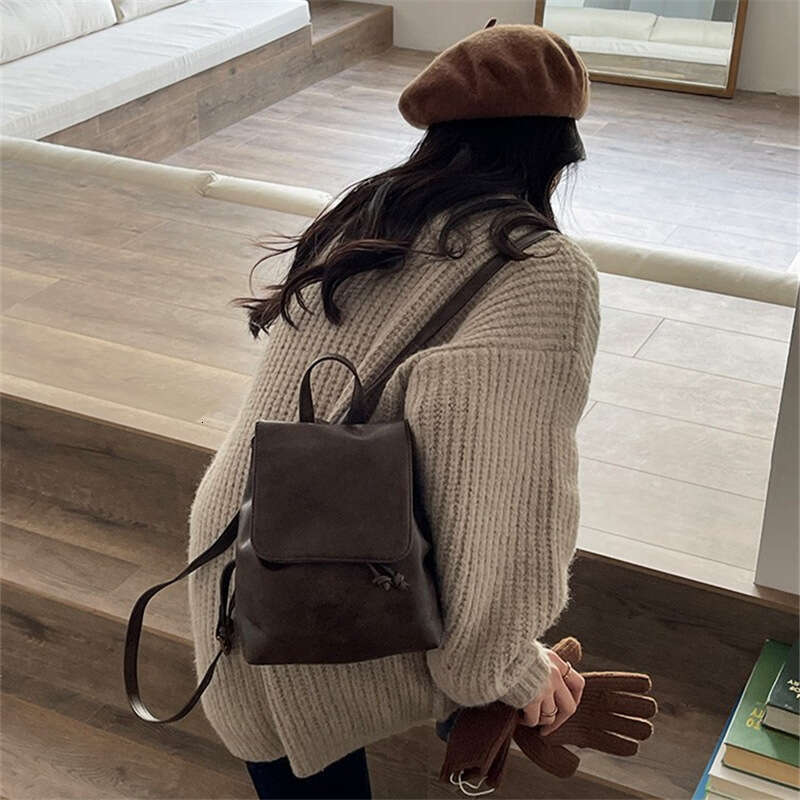 d5 The same small brown backpack for women's spring/summer 2023 new ins simple and versatile shoulder bag