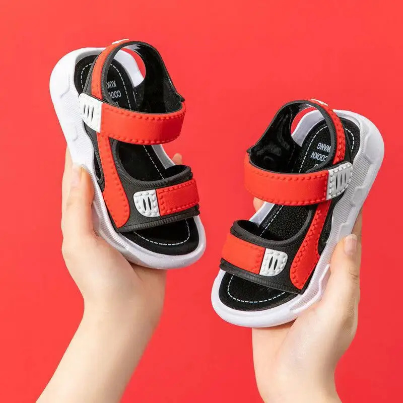 Home Childrens Sandals Summer Style Leather Casual Primary School Students Soft Bottom Beach Boys Sandals 250326