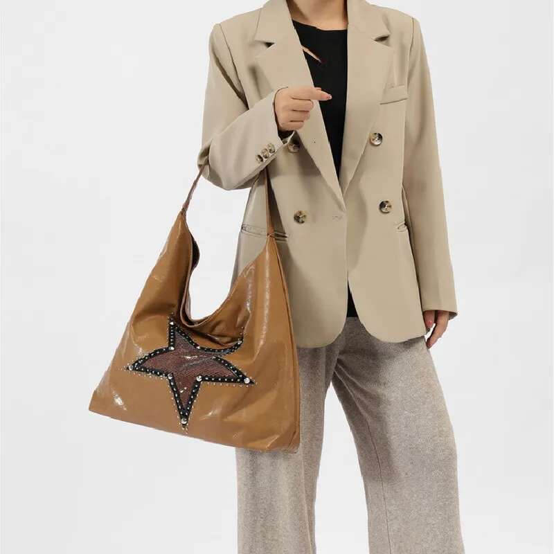 Large Capacity Rivet Punk Bag For Women New Retro Texture Single Shoulder Tote Bags Fashion Versatile Casual Ladies Handbags