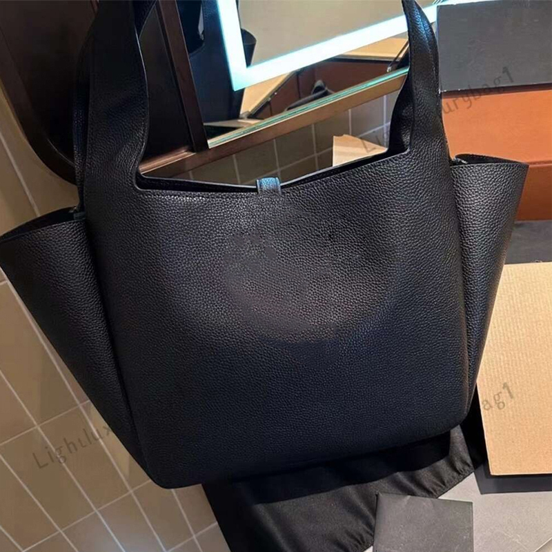 Designer Bea Soft Leather Shoulder Bag Black Handbags Women Large Capacity Underarm Bag Luxury Tote Classic Female Shopping Bag 240617