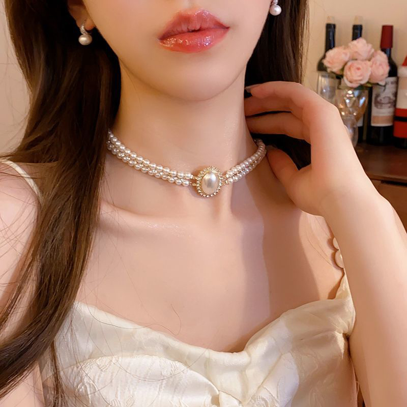Elegant Pearl Necklace for Women - High-End Luxury Accessory