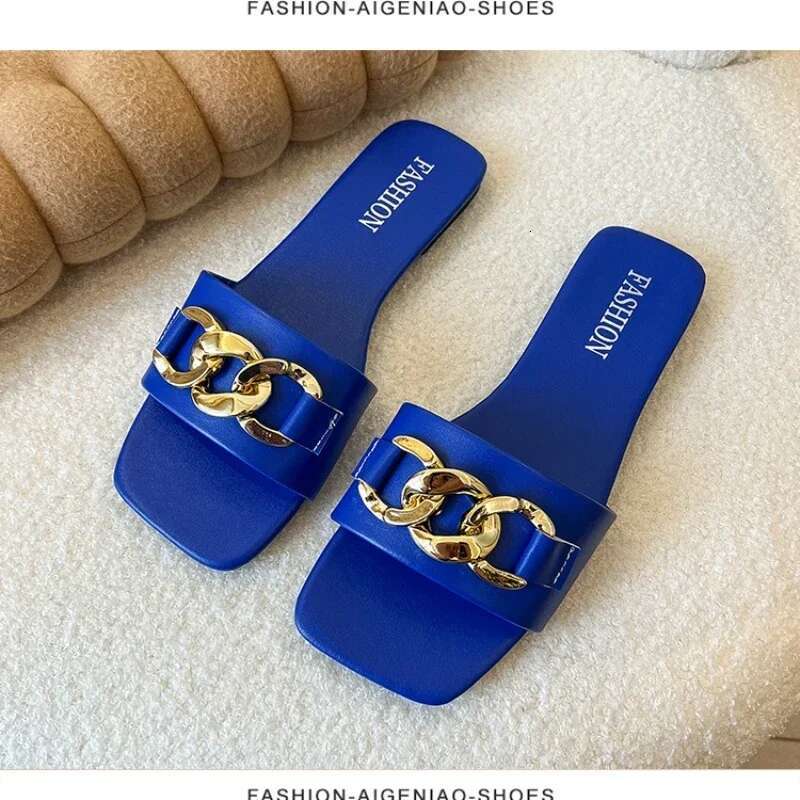2025 Summer New Women's Slippers Roman Designer Fashion Solid Color Flat Sandals Women's Soft soled Shoes Breathable Beach