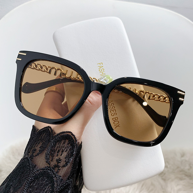 Fashionable Women's Sunglasses Large Frame Square Sunscreen Sunglasses New Luxury Metal Chain Legs 2025 Sunglasses