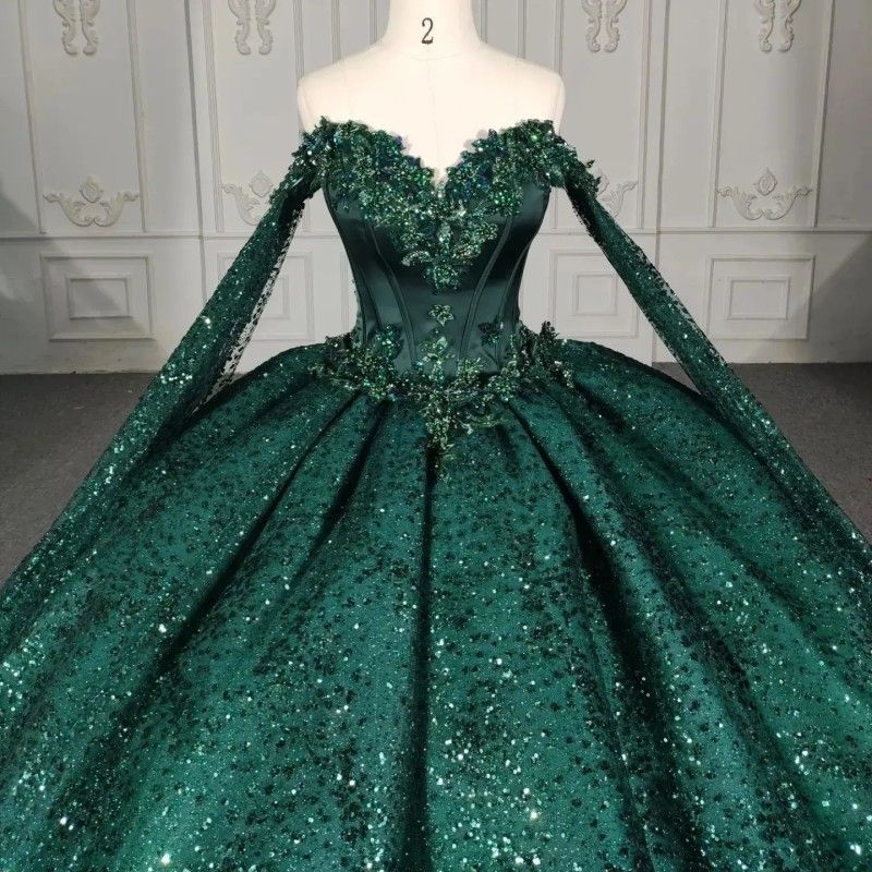 Luxury Emerald Green Off The Shoulder Quinceanera Dresses Applique Lace Beading Crystal With Cape Ball Gown Vestidos De XV 15 Anos Sweet 16 Dress