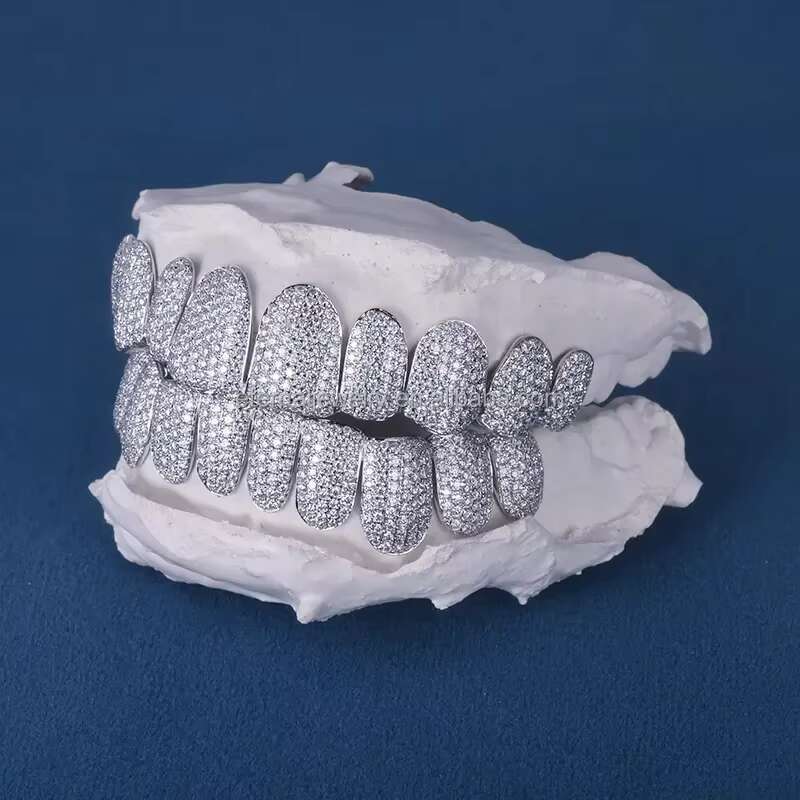 Luxury Customized Vvs Moissanite Diamond Emerald Round Cut Diamond 14K 18k Fully Iced Out Hip Hop Diamond Grillz for Men