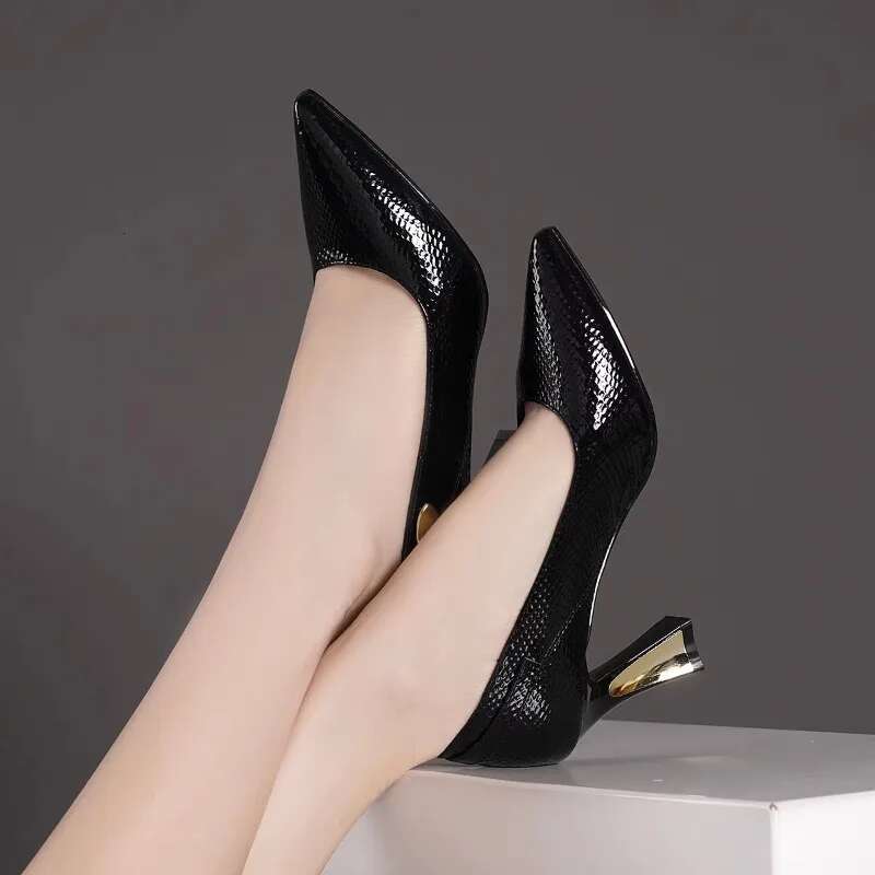 2025 Summer New Wine Snake Skin Designer Fashion Stiletto Pointed Women's High Heels Wedding Party Shoe Size
