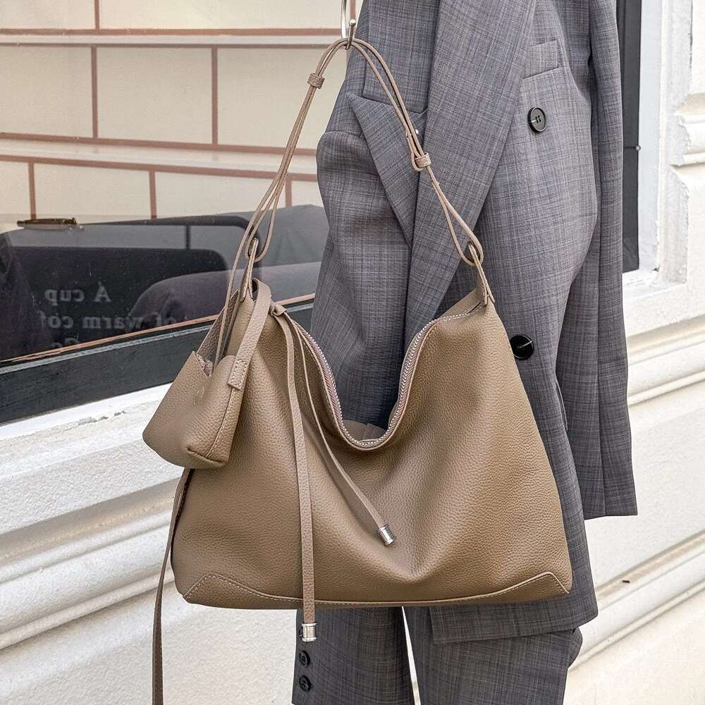 The First Layer Of Cowhide Large Capacity Leather Shoulder Women Fashion Crossbody Bag 2025 New Bags