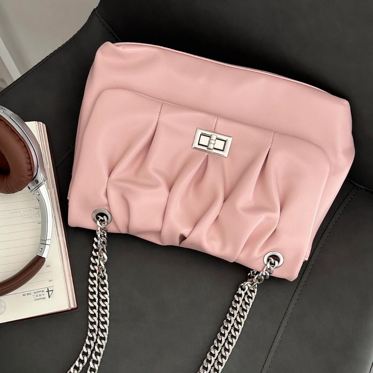 Fashion Designer Fashion Handbag For Women Niche Fashion Brand Hand Held Chain Pleated High End Feeling Water Bucket Single Shoulder Crossbody Bag Cas