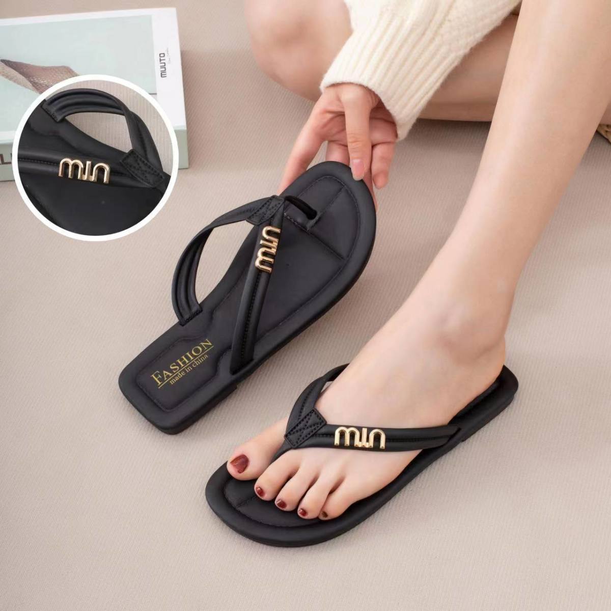 Designer Women Slipper flip flops Beach thong sandals Non-slip Summer Fashion Flip-ps Classic Letter Decorative Sandals 6cd