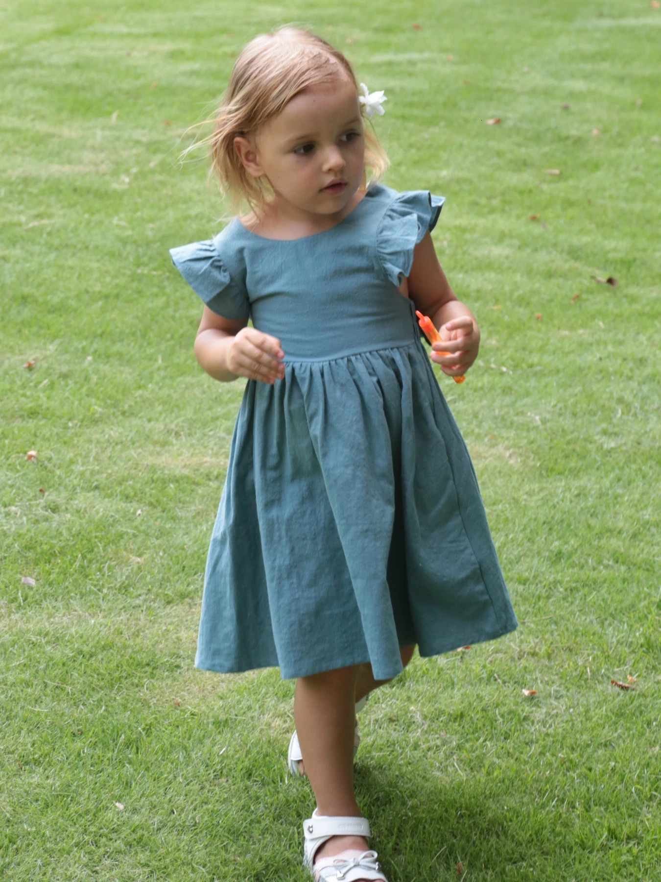 Casual Style Sleeveless Baby Girl Clothing Flying Sleeve Cotton and Linen Material Versatile Solid Color Princess Dress 250326